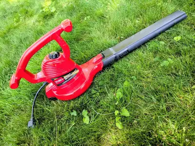 In excellent working condition. Comes as you see. Very powerful unit! 260MPH max air speed. Variable...