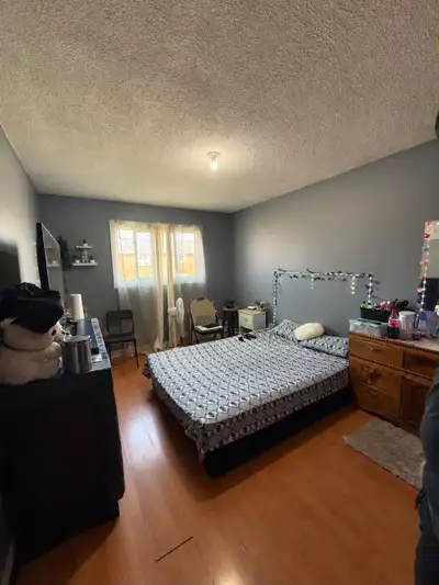 Private room is available in the upper floor of a detached house. It's $700, including utilities. Pa...