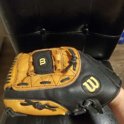 New  13"  WILSON Softball Glove  Baseball Glove, View more