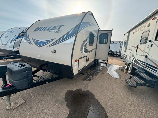 2016 Keystone RV Bullet 247BHSWE in Travel Trailers & Campers in Edmonton - Image 2