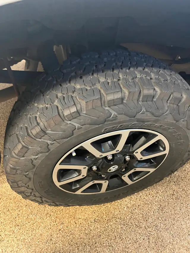 Toyota Tundra OEM TRD Alloys With 275/70/18 BF Goodrich KO2’s in Tires & Rims in Annapolis Valley - Image 3