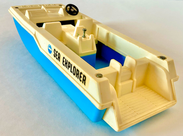 Vintage 1976. Collection Jouet FISHER PRICE Sea Explorer in Arts & Collectibles in Lévis