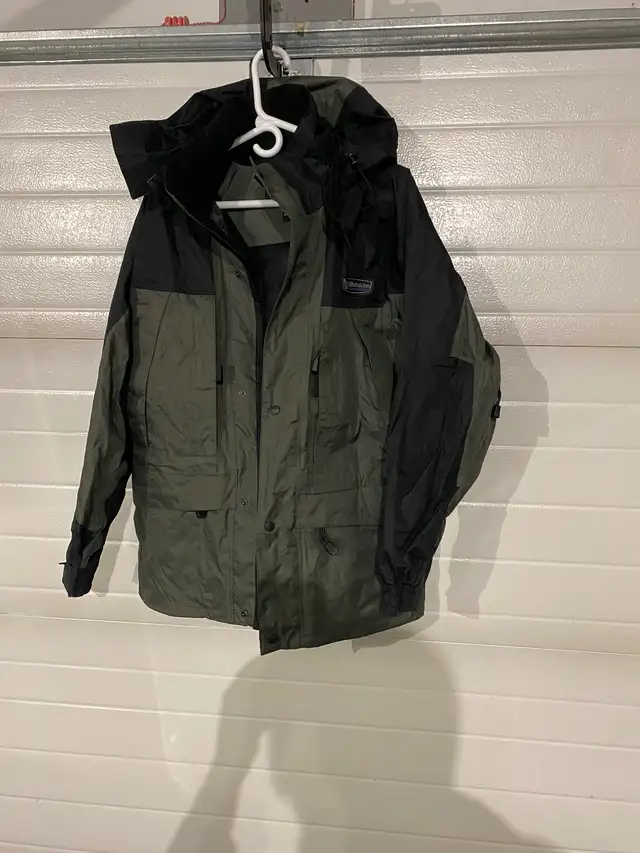 Outer Wear Rain Gear in Multi-item in Edmonton - Image 4