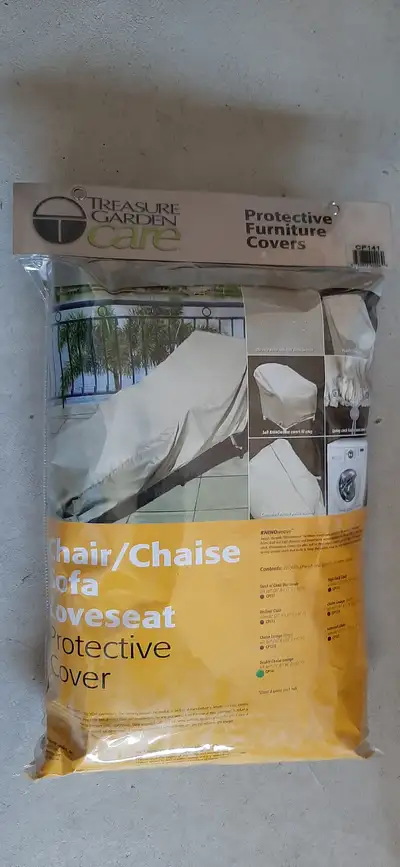 **PRICE IS FIRM** BRAND NEW UNOPENED DOUBLE CHAISE LOUNGE WITH ELASTIC & 4 TIES (Treasure Garden Ite...