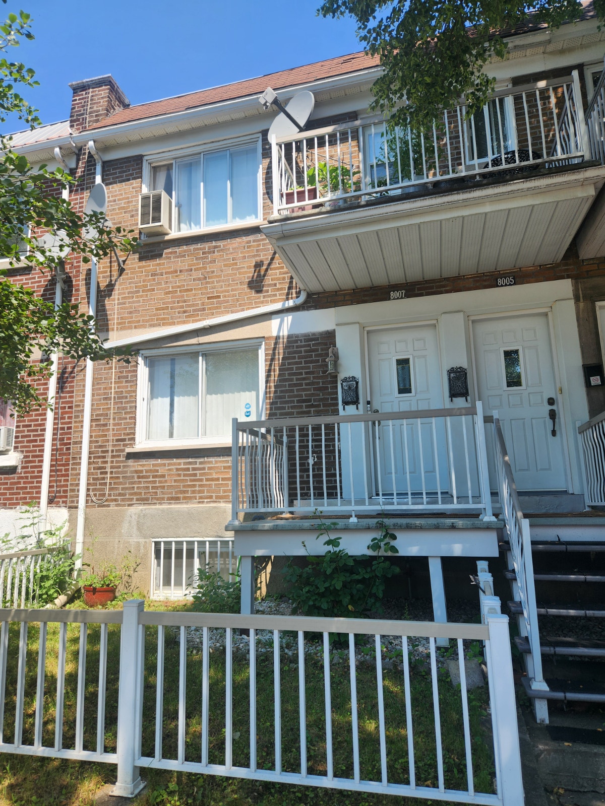 A Rental Deal not To Miss  - Main floor (5 1/2) + Basement (3 1/ — photo 1