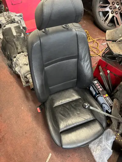 2009 bmw 335i coupe Front driver seat Everything intact