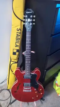 selling my epiphone hollow body 