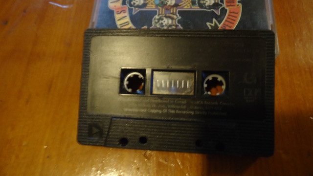 GNR/appetite for destruction  music tape/cassette album in CDs, DVDs & Blu-ray in Gatineau - Image 3
