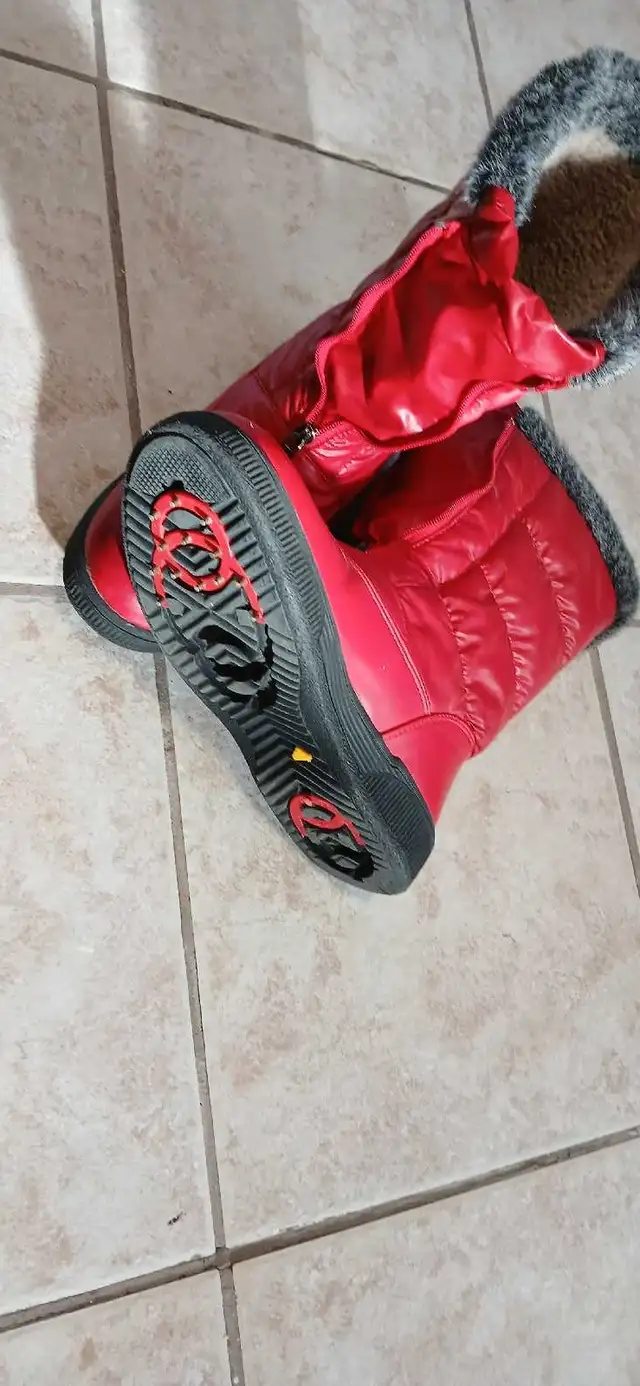 bottes d'hiver  in Women's - Shoes in Laval / North Shore - Image 5