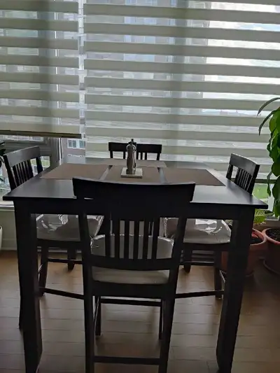 Ensemble salle à manger -table et chaises, View more