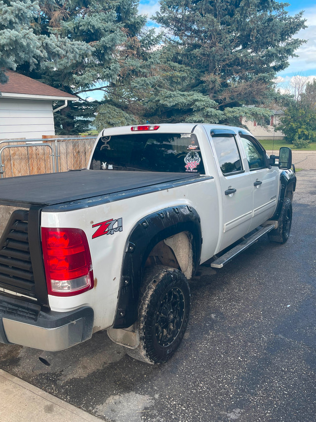2012 GMC 2500HD 4x4 for sale in Cars & Trucks in Calgary - Image 4