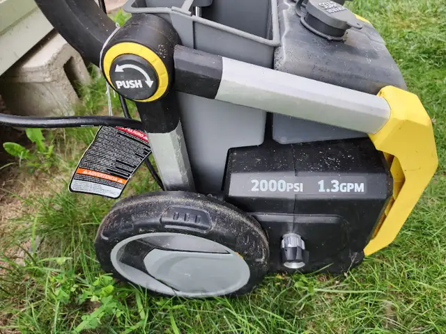 Karcher Electric PRESSURE Power  WASHER K 2000 1.3 GPM 2000 PSI in Outdoor Tools & Storage in Windsor Region - Image 4