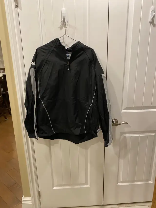 Majestic Soft Shell jacket  in Men's in Mississauga / Peel Region - Image 2