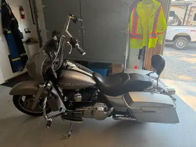 Great bike in really nice shape. Vance and Hines pipes, screaming eagle air intake, hogtunes, 20” cu...