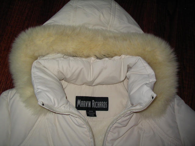 LADIES DOWN WINTER COAT WITH GENUINE FUR HOOD in Women's - Tops & Outerwear in Strathcona County - Image 3