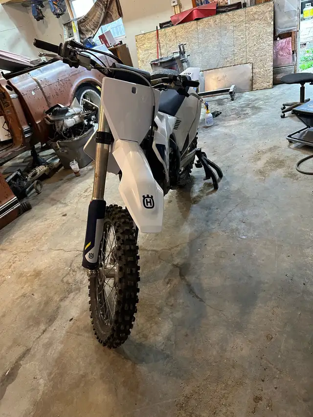 2022 husqvarna fc350 in Dirt Bikes & Motocross in Regina - Image 2