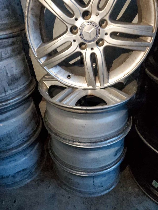 Mercedes 17'' CLK320 OEM Rims  in Tires & Rims in Kamloops - Image 2