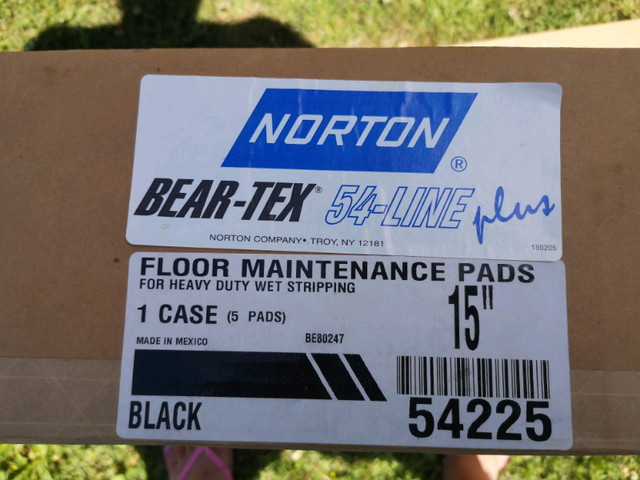 NEW Norton Floor Pad 15" Black round Super strip Pads (5) in Other Business & Industrial in Moncton - Image 2