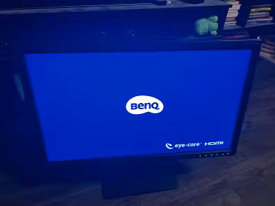Fully functional. 27" 4K monitor with USB hub and "Eye Care" for auto-adjusting brightness. HDMI, Di...