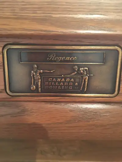 Beautiful Regency 3 slates pool table in excellent condition with a classic solid oak proudly made i...
