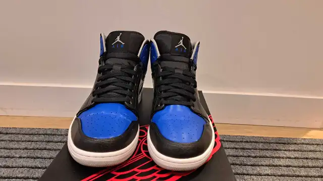 Jordan 1 Retro MidGame Royal in Men's Shoes in Markham / York Region - Image 4