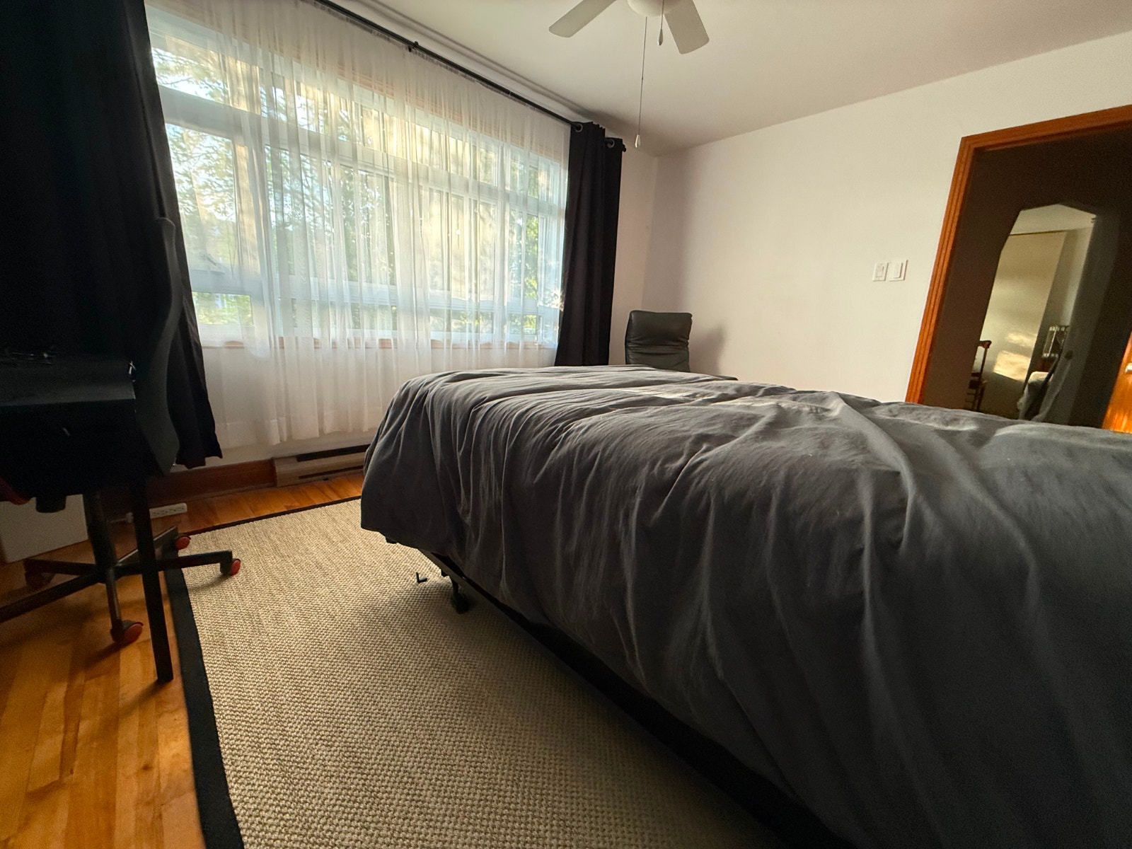 COLOC AHUNTSIC MONTREAL - GRANDE CHAMBRE À LOUER — photo 3