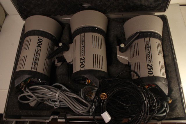 Elinchrom 250 500 Monolight Flash Head 3 Light kit in Cameras & Camcorders in City of Toronto - Image 2