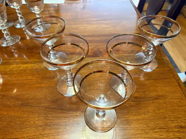 Wine Glasses 65596947394433124