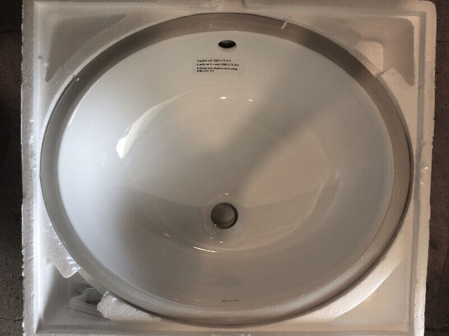 2  UNDERMOUNT CERAMIC WHITE OVAL  SINKS in Bathwares in Hamilton - Image 2