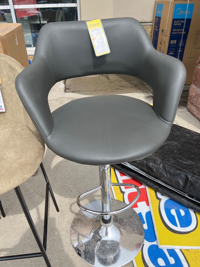Barstool/Counterstool Dining Tables & Sets Calgary Kijiji