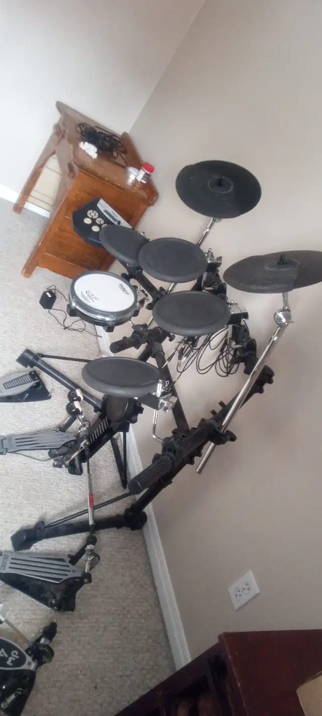 Roland Electronic Drum Kit - TD-6V in Drums & Percussion in Barrie - Image 4