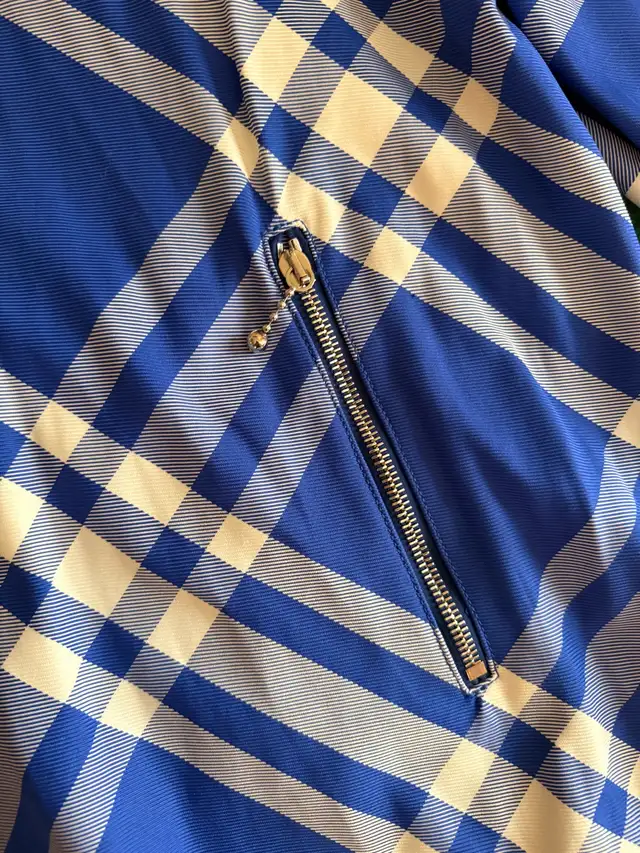 Burberry jacket in Men's in Mississauga / Peel Region - Image 3