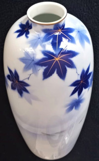 RARE Mint Vintage Japanese Fukagawa Porcelain Cobalt Koi Vase!