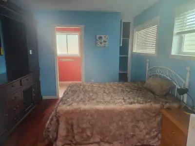 1 bedroom detached room for rent. Total privacy. Queen size bed fridge coffee maker everything you n...
