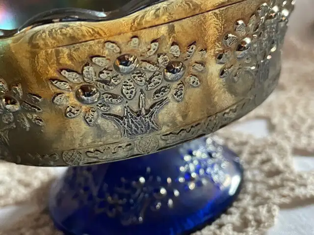 Vintage Blue Carnival Glass Candy Dish in Arts & Collectibles in Mississauga / Peel Region - Image 4