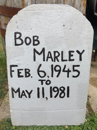 ORIGINAL RARE VINTAGE BOB MARLEY HAND MADE HALLOWEEN GRAVESTONE