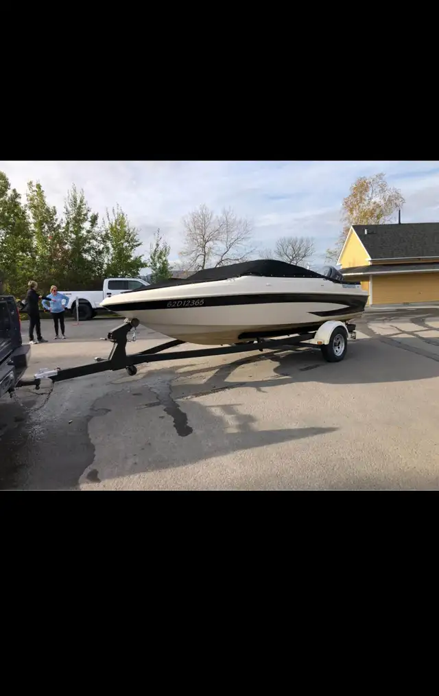 2002 Glastron w Yamaha 115 in Powerboats & Motorboats in Val-d'Or - Image 3