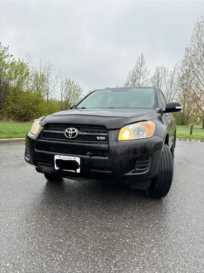 Selling my 2011 Toyota RAV4 * 3.5L V6 engine * Automatic transmission * AWD / 4x4 * New brakes * Fre...