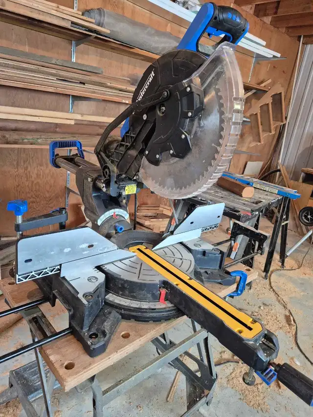 Mastercraft Mitre Saw in Power Tools in Chatham-Kent - Image 2