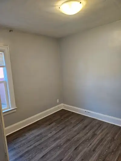 Nice secure 2 Bed Apt in 7 unit bldg.  Crawford and Riverside.