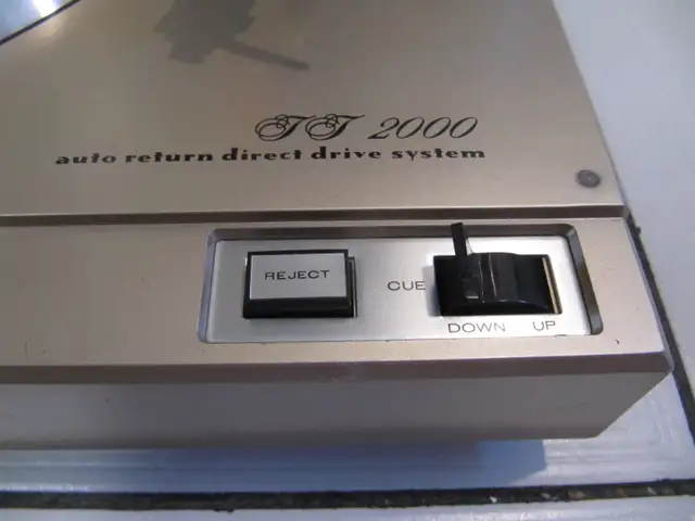 Vintage Marantz TT 2000 Direct Drive Turntable XCond Circa 1981 in Arts & Collectibles in Mississauga / Peel Region - Image 5