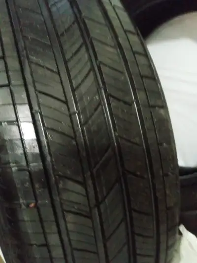 Like-new tires in excellent condition.