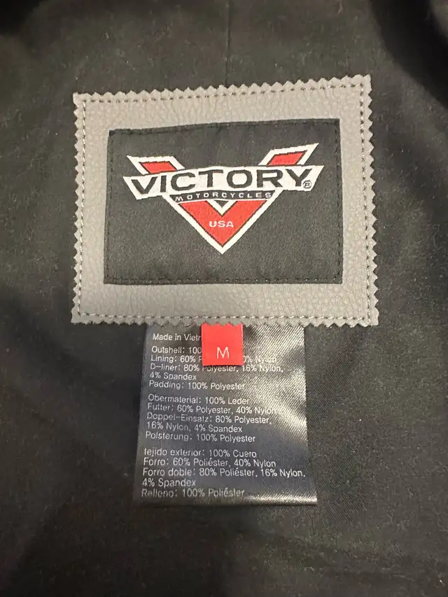 Victory Motorcycle leather jacket in Motorcycle Parts & Accessories in Edmonton - Image 4