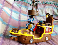 PIRATE BOAT TOY