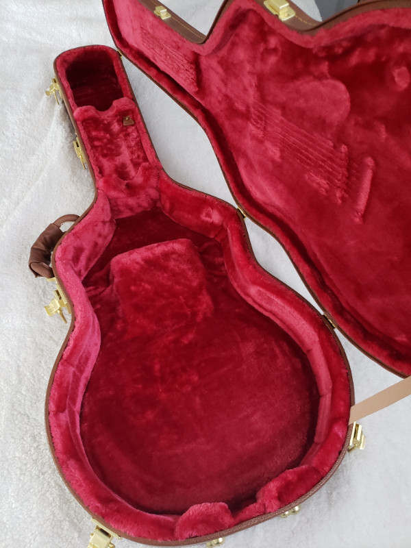Gibson ES335 left Handed in Guitars in Cape Breton - Image 3
