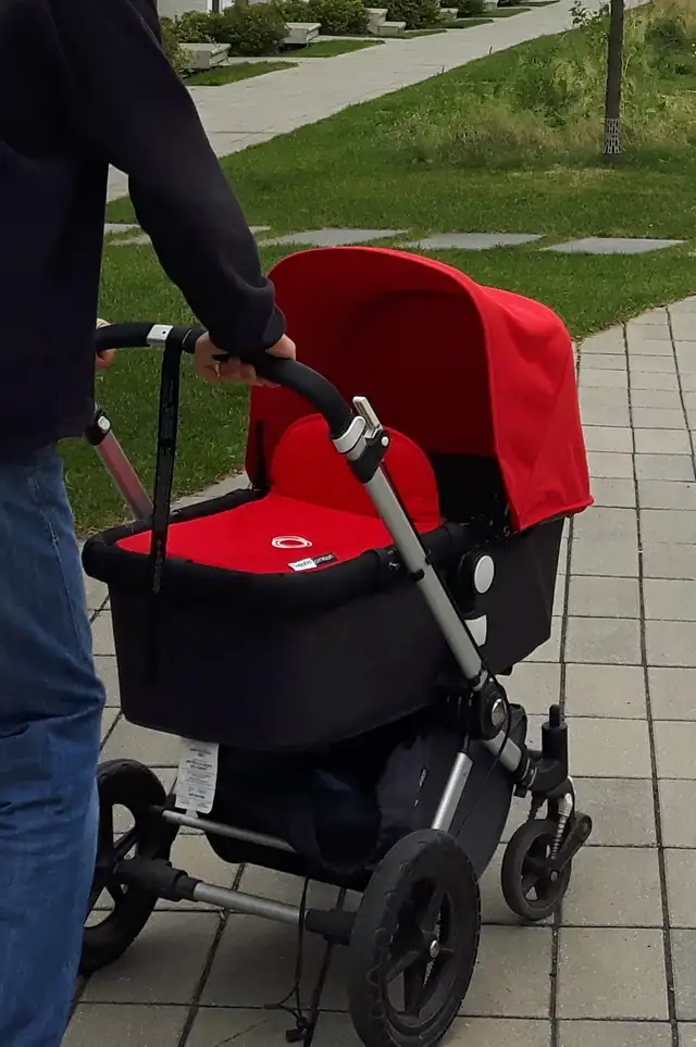 Landau Bugaboo Cameleon 3 Bassinet in Strollers, Carriers & Car Seats in City of Montréal - Image 3