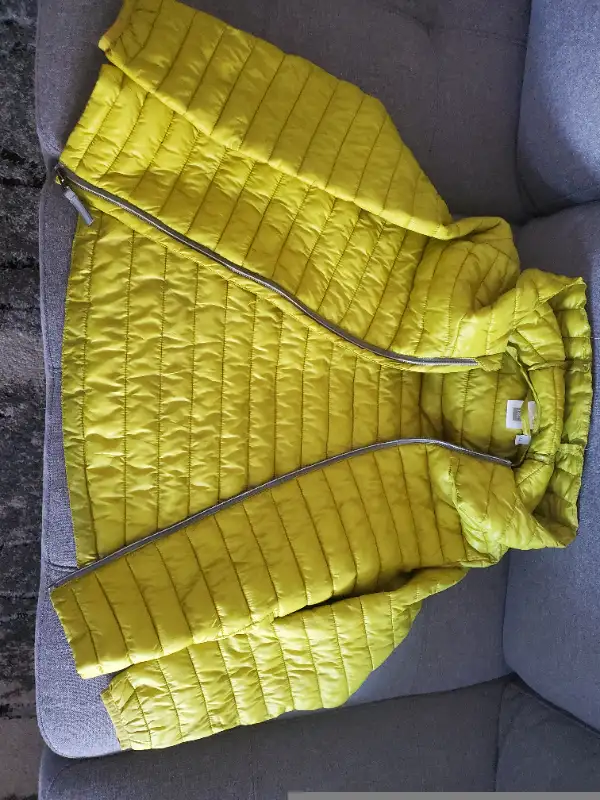 Spring jacket 10 -12 ans in Kids & Youth in Laval / North Shore - Image 4