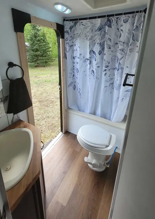 2013 travel trailer in Travel Trailers & Campers in Quesnel - Image 8