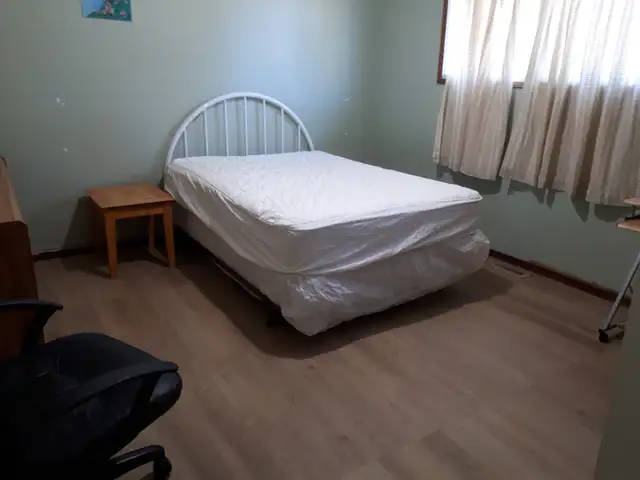 large room huge window utilities included July 1st kelowna628633307951391214