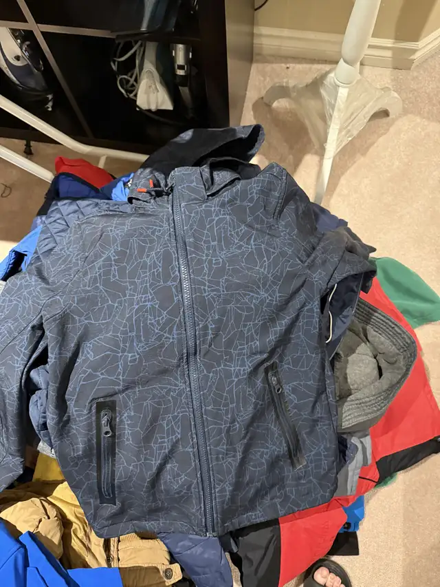 Selling kids winter and summer jackets in Kids & Youth in St. Albert - Image 10